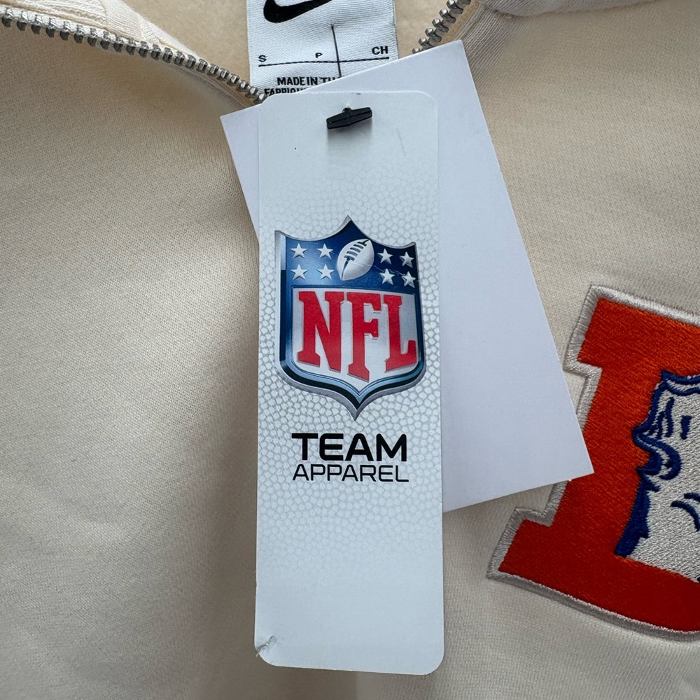 Nike Denver Broncos Cropped Quarter Zip Sweatshirt NWT Cream NFL Women small - Picture 9 of 10